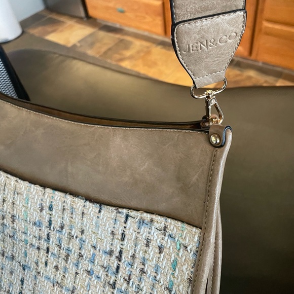 Jen & Co - Picture 2 of 8